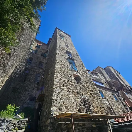 Konukevi La Torre Medievale 3*